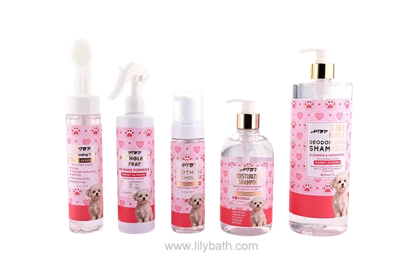 Coffret de soins pour animaux de compagnie - Shampoing désodorisant, shampoing hydratant, mousse lissante, spray dégraissant et nettoyant moussant pour chiens 1